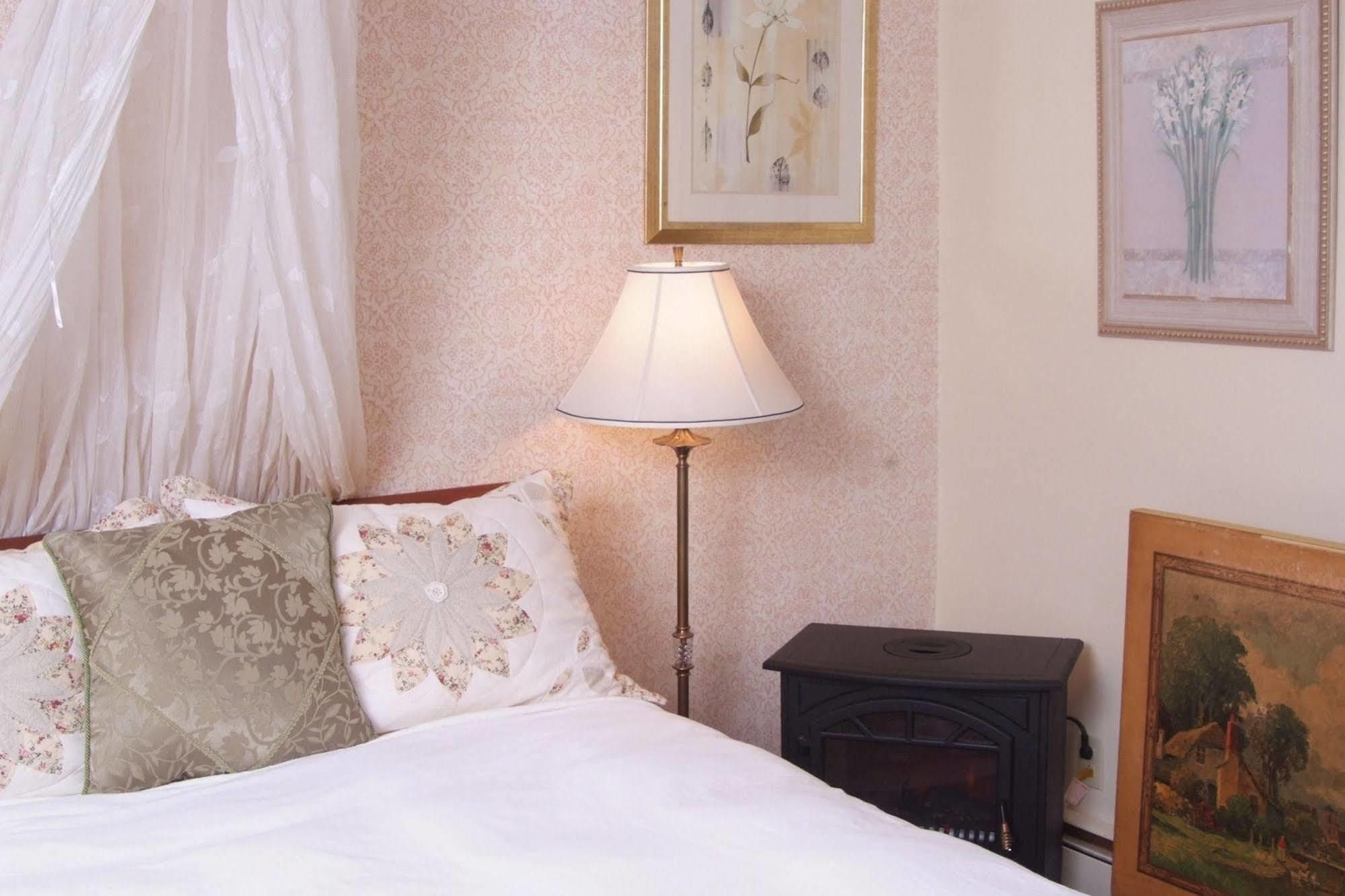 Harvest Moon Bed & Breakfast Нью Холланд Экстерьер фото